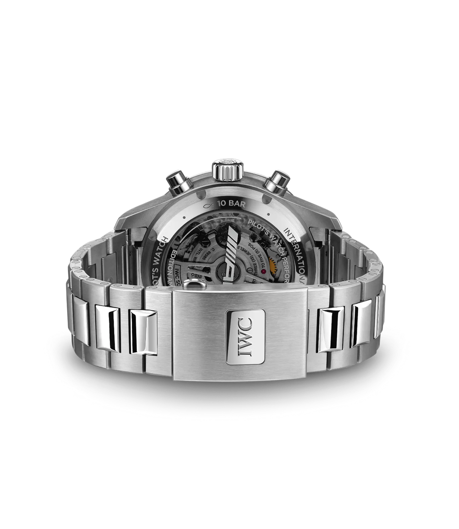 Bracciale integrato in titanio con maglie lucide e satinate e fibbia deployante.