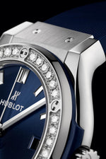Load image into Gallery viewer, Hublot Classic Fusion Titanium 38mm Diamonds 565.NX.7170.RX.1204 - cassa titanio - lunetta con diamanti - cinturino caucciù blu - quadrante blu con datario