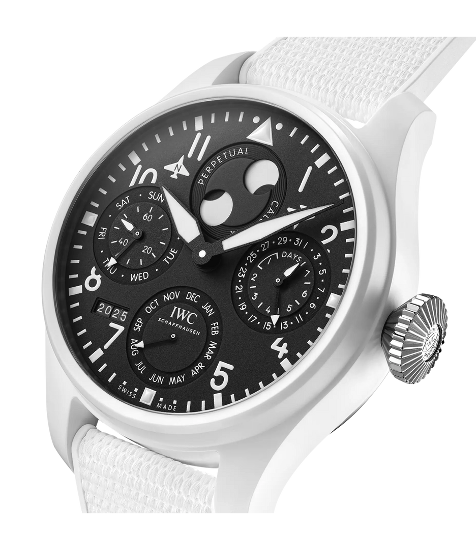 Cinturino in pelle di vitello marrone con fibbia deployante in titanio.