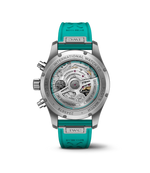 Load image into Gallery viewer, Dettaglio quadrante nero opaco con numeri arabi luminescenti e cuciture verdi sul cinturino in pelle effetto canvas.