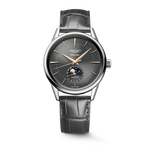 Load image into Gallery viewer, Il Longines Flagship Heritage Moonphase L4.815.4.52.2 è un elegante orologio automatico da uomo con cassa in acciaio inossidabile da 38,5 mm e quadrante sunray anthracite arricchito da indici applicati e lancette rosa luminescenti Swiss Super-LumiNova®. Movimento meccanico automatico calibro L899, con frequenza di 25.200 alternanze orarie, dotato di bilanciere-spirale in silicio monocristallino e riserva di carica di circa 72 ore. Offre funzioni di ore, minuti, secondi, data indicata da una piccol