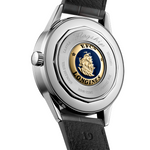Load image into Gallery viewer, Il Longines Flagship Heritage Moonphase L4.815.4.52.2 è un elegante orologio automatico da uomo con cassa in acciaio inossidabile da 38,5 mm e quadrante sunray anthracite arricchito da indici applicati e lancette rosa luminescenti Swiss Super-LumiNova®. Movimento meccanico automatico calibro L899, con frequenza di 25.200 alternanze orarie, dotato di bilanciere-spirale in silicio monocristallino e riserva di carica di circa 72 ore. Offre funzioni di ore, minuti, secondi, data indicata da una piccol