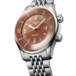 Load image into Gallery viewer, Il Longines Legend Diver L3.764.4.96.6 è un orologio automatico da 39 mm con cassa e bracciale in acciaio inossidabile, caratterizzato da un elegante quadrante terracotta con numeri arabi e indici dipinti, e lancette argentate luminescenti Swiss Super-LumiNova®. Equipaggiato con il calibro automatico L888 con bilanciere-spirale in silicio monocristallino, offre una riserva di carica di circa 72 ore. La lunetta interna girevole da sub e la corona a vite garantiscono un’impermeabilità fino a 300 metri. Il vet