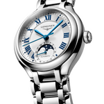 Load image into Gallery viewer, Dettaglio del quadrante dell’orologio Longines Primaluna L81264716 che mostra lancette sottili argentate, indici a bastone e complicazione moonphase elegante.