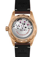 Load image into Gallery viewer, Cassa in Bronze Gold 9K da 41 mm con lunetta girevole unidirezionale in ceramica marrone e scala graduata in Super-LumiNova verde