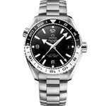 Load image into Gallery viewer, Quadrante in ceramica nera con numeri arabi luminescenti, lancetta GMT arancione e datario a ore 3 dell’Omega Seamaster Planet Ocean 600M GMT 43,5 mm