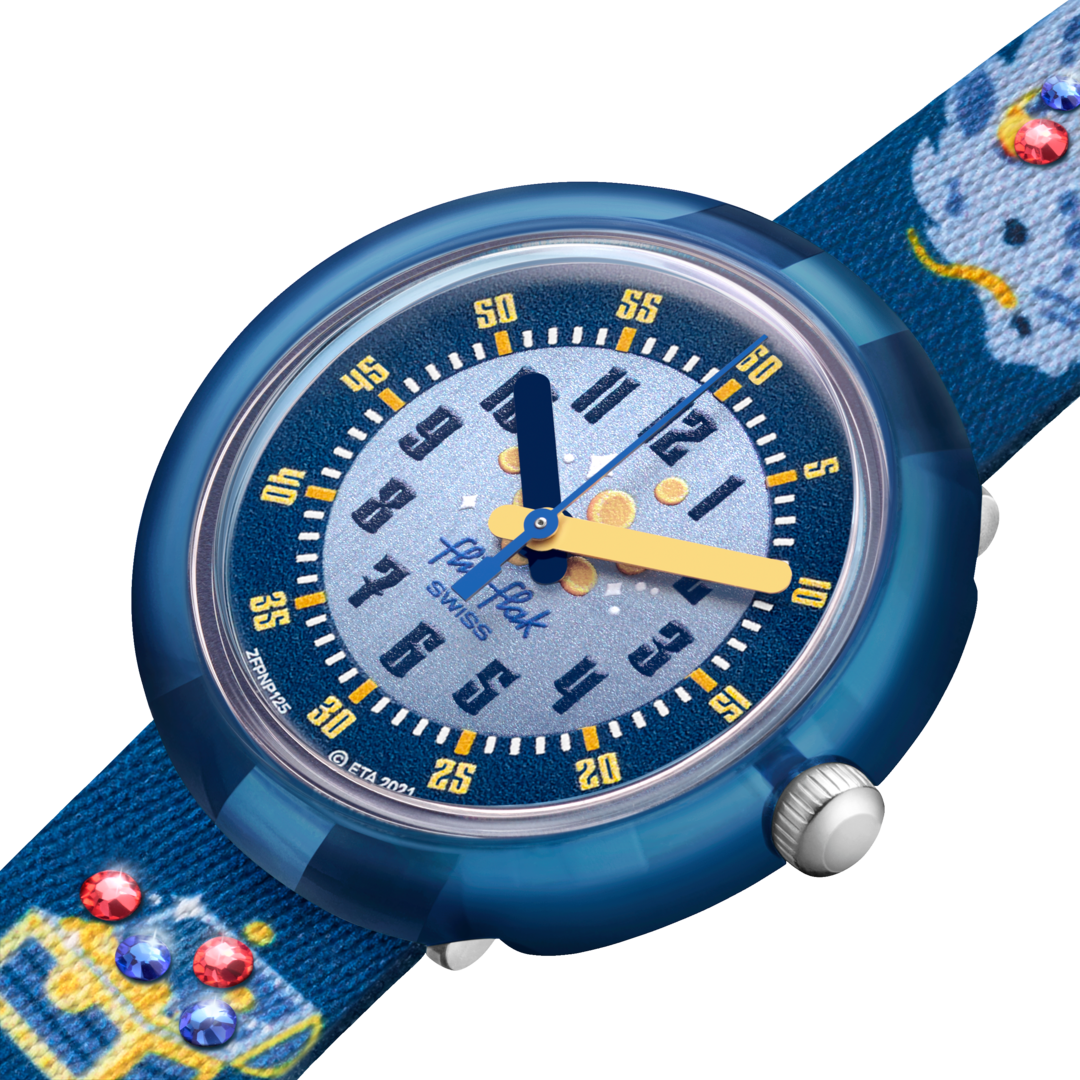 Dettaglio del quadrante blu con motivi di castelli e draghi del Flik Flak Lover of Dragons.