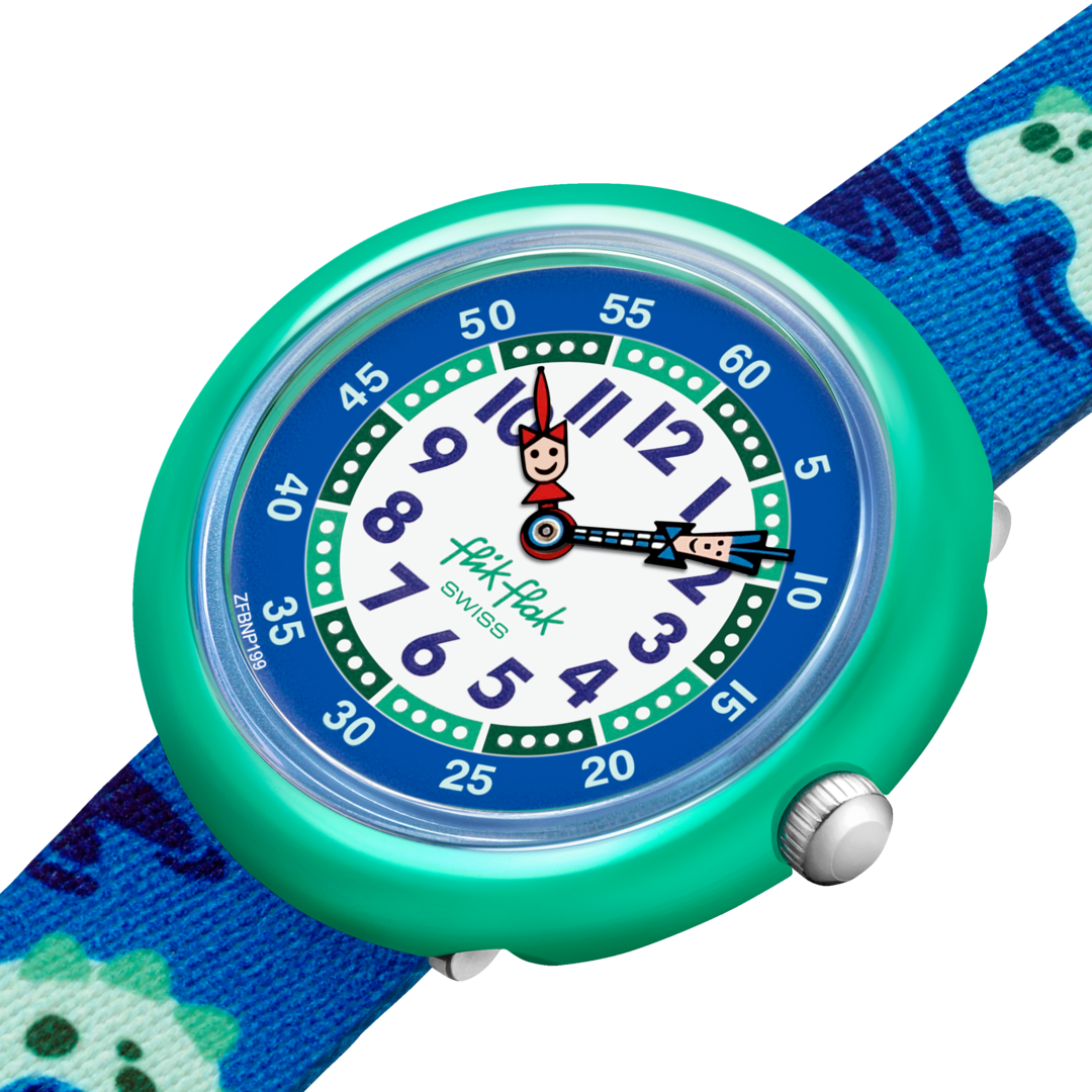 Dettaglio del cinturino blu in PET riciclato con sicurezza e fibbia ad ardiglione