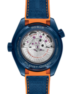 Load image into Gallery viewer, Cassa in ceramica blu da 45,5 mm con lunetta girevole unidirezionale in ceramica blu e scala subacquea Liquidmetal™, dettagli in gomma arancione