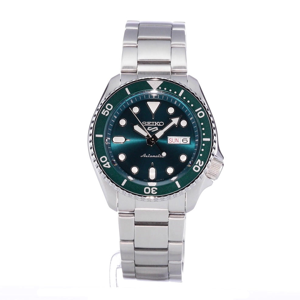Fondello trasparente a vite in acciaio del Seiko 5 Sports SRPD61K1 con movimento automatico calibro 4R36, riserva di carica di circa 41 ore e impermeabilità fino a 10 bar