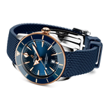 Load image into Gallery viewer, Cinturino blu in caucciù con chiusura pieghevole in acciaio inossidabile del Breitling Superocean Heritage B31 Automatic 44.