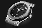 Load image into Gallery viewer, Hublot Classic Fusion Titanium 511.NX.1171.RX - cinturino gomma nero - cassa e lunetta in titanio - quadrante nero con datario