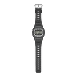 Load image into Gallery viewer, Casio G-shock Serie 5600 DW-5600RGM-1ER - cinturino e cassa neri con dettagli bianchi - quadrante digitale nero