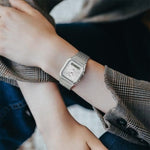 Load image into Gallery viewer, Casio Edgy AQ-230EM-7AEF - bracciale acciaio - cassa grigia in resina e quadrante argento - polso