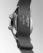 Load image into Gallery viewer, Longines Legend Diver L3.774.4.70.2 - cassa acciaio - cinturino tessuto nero - quadrante grigio/nero con datario
