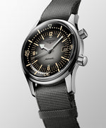 Load image into Gallery viewer, Longines Legend Diver L3.774.4.70.2 - cassa acciaio - cinturino tessuto nero - quadrante grigio/nero con datario
