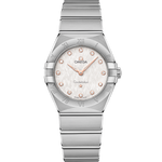 Load image into Gallery viewer, Quadrante argentato sunburst dell'Omega Constellation Quartz 28 mm con cinque stelle a ore 6, indici a bastone rodiati e lancette sfaccettate rodiati