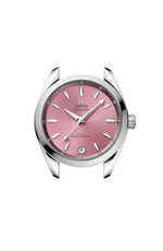 Load image into Gallery viewer, Profilo laterale della cassa in acciaio lucido e spazzolato da 34 mm con vetro zaffiro bombato antiriflesso e corona a vite Omega.