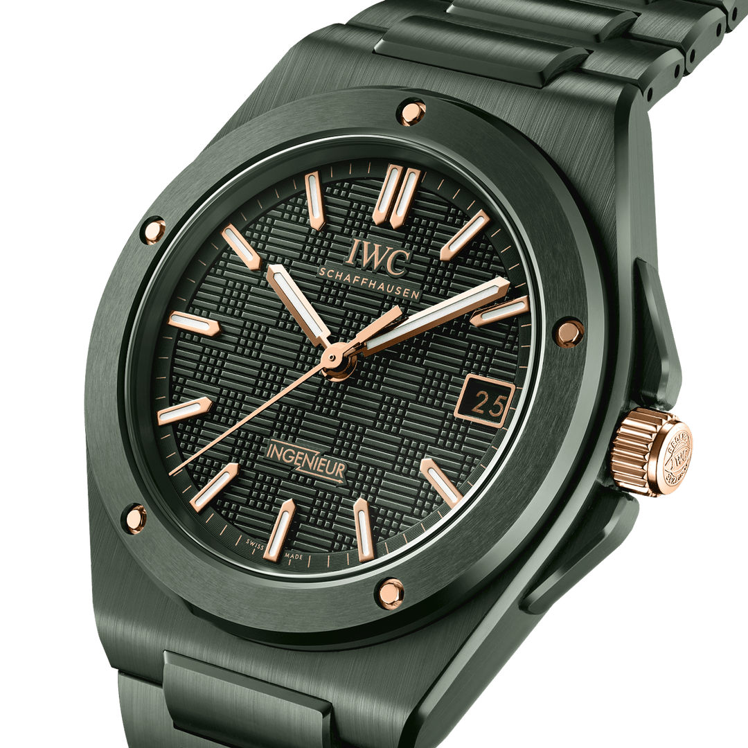 IWC Ingenieur Automatic 42 IW338902 - bracciale e cassa ceramica verde oliva scuro - quadrante verde scuro con datario