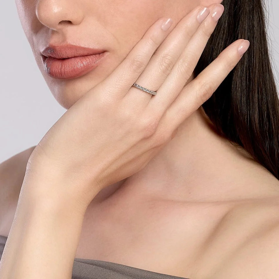 Anello Eternity  con Diamanti Lab Grown