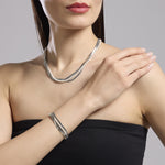 Load image into Gallery viewer, Bracciale con catena e perle conchiglia
