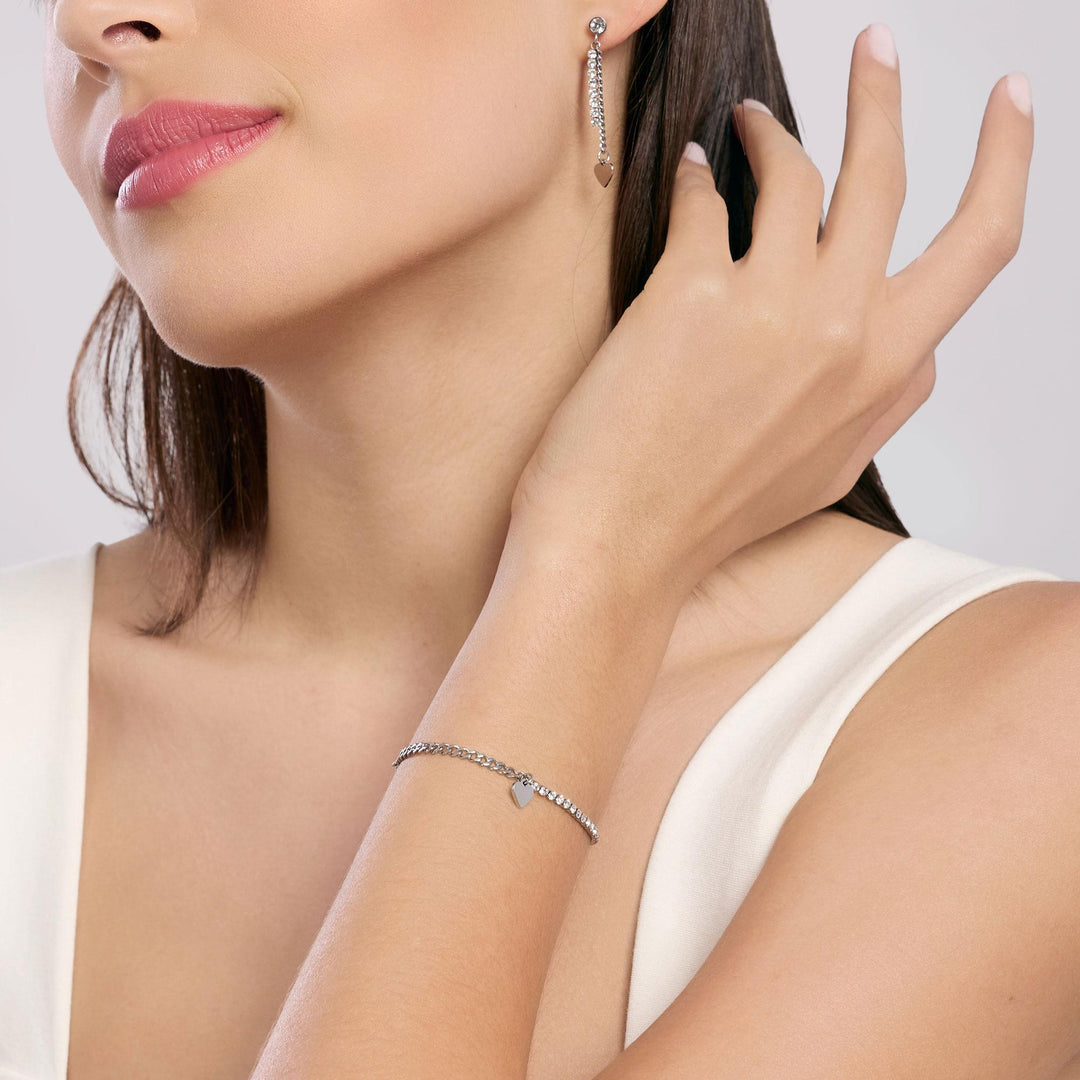 Orecchini con cristalli e pendenti con cuore