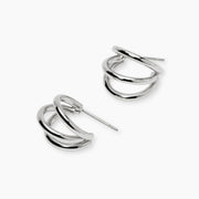 Orecchini con semicerchi in acciaio