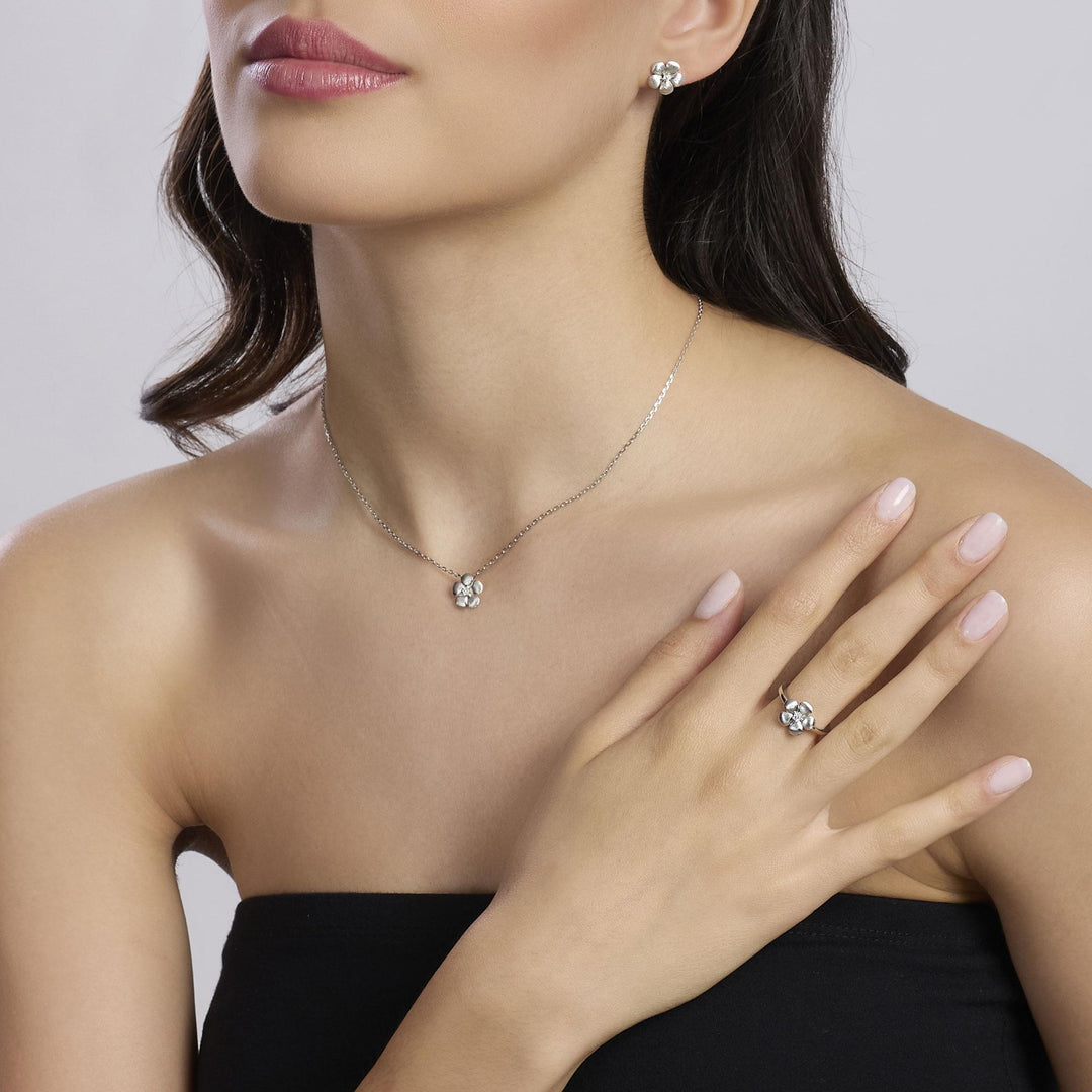 Mabina Girocollo in argento con fiore bulinato e zircone 553837