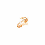 Load image into Gallery viewer, Anello Stellina Prezioso DoDo in oro rosa 9K con 15 diamanti bianchi, design a spirale con stelle.
