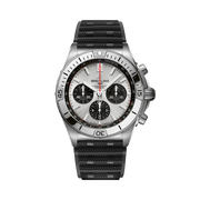 Breitling Chronomat B01 42 con cassa in acciaio inox da 42 mm e quadrante protetto da vetro zaffiro bombato.