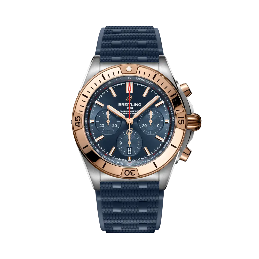 Breitling Chronomat B01 42 con cassa in acciaio e oro rosso 18 carati da 42 mm e quadrante blu protetto da vetro zaffiro bombato.