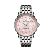 Quadrante blu con indici a bastone luminescenti e lancette fosforescenti dell'orologio Breitling Navitimer 32