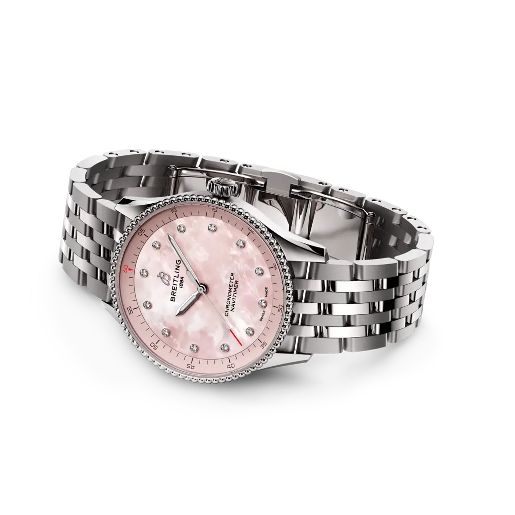 Cassa in acciaio inox da 32 mm con vetro zaffiro bombato antiriflesso su entrambi i lati e lunetta fissa del Breitling Navitimer 32