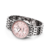 Cassa in acciaio inox da 32 mm con vetro zaffiro bombato antiriflesso su entrambi i lati e lunetta fissa del Breitling Navitimer 32