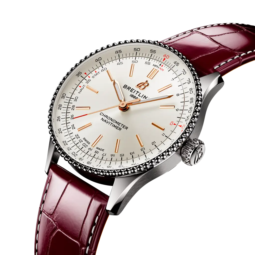 Fondello avvitato in acciaio inossidabile del Breitling Navitimer Automatic 36 con movimento meccanico automatico Calibro Breitling 17 e riserva di carica di circa 38 ore