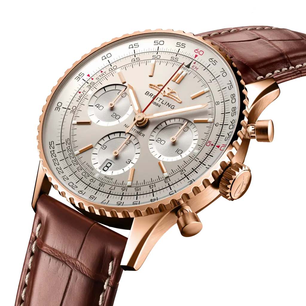 Cassa in oro rosso 18 carati da 41 mm con vetro zaffiro bombato antiriflesso su entrambi i lati e corona non a vite del Breitling Navitimer B01 Chronograph