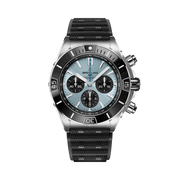 Breitling Super Chronomat B01 44 con cassa in acciaio e platino da 44 mm e quadrante nero.

