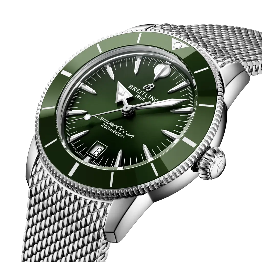 Cassa in acciaio inox da 42 mm con lunetta unidirezionale, vetro zaffiro bombato antiriflesso su entrambi i lati e corona a vite del Breitling Superocean Heritage