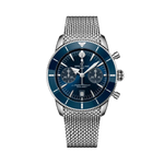Load image into Gallery viewer, Quadrante blu con contatori cronografo tono su tono, lancette luminescenti e datario a finestrella dell&#39;orologio Breitling Superocean Heritage B01 Chronograph 42
