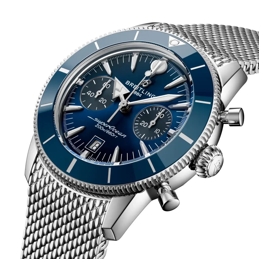 Cassa in acciaio inox da 42 mm con lunetta unidirezionale con inserto in ceramica, vetro zaffiro bombato antiriflesso e corona a vite del Breitling Superocean Heritage