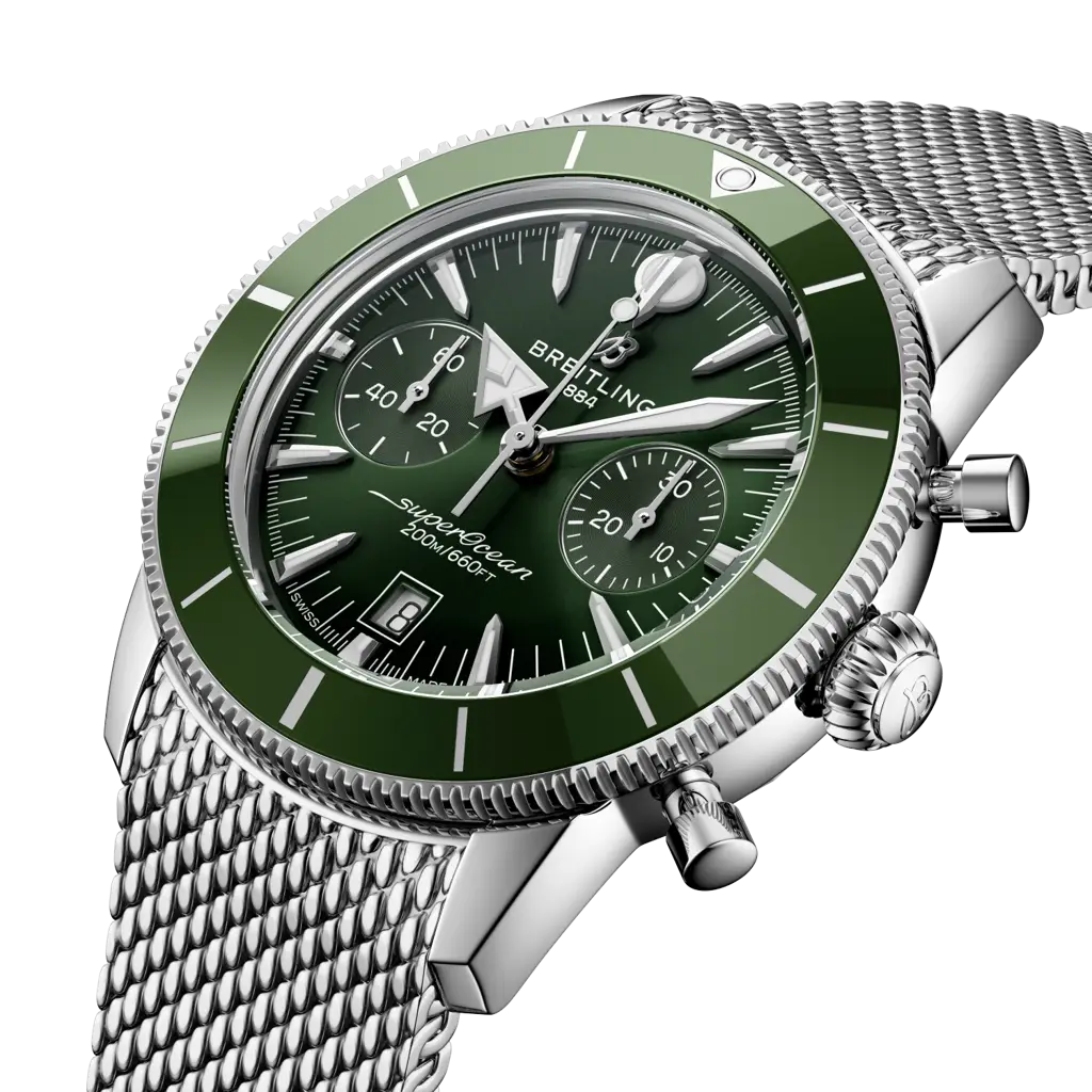 Cassa in acciaio inox da 42 mm con lunetta unidirezionale in ceramica, vetro zaffiro bombato antiriflesso su entrambi i lati e corona a vite del Breitling Superocean Heritage