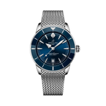 Load image into Gallery viewer, Quadrante blu sunburst con indici applicati e lancette luminescenti, datario a finestrella a ore 6 dell&#39;orologio Breitling Superocean Heritage B31 Automatic 42
