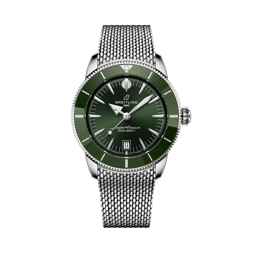 Quadrante verde sunburst con indici a bastone applicati e lancette luminescenti, datario a finestrella a ore 6 dell'orologio Breitling Superocean Heritage B31 Automatic 42