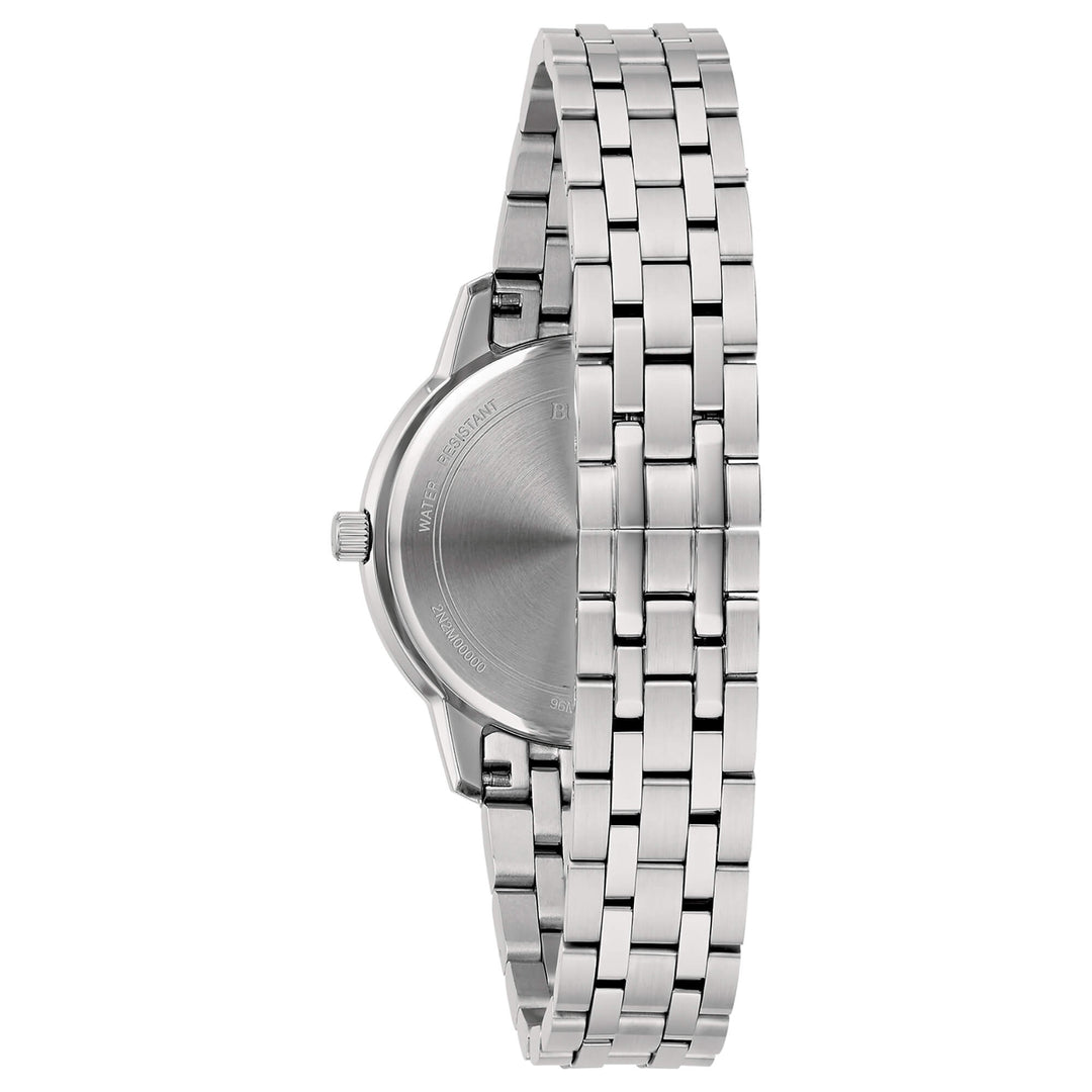 Dettaglio quadrante silver con indici a bastoni e lancette abbinate.