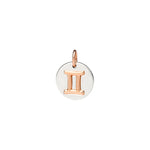 Load image into Gallery viewer, Charm Gemelli DoDo in argento 925 e oro rosa 9K, design raffinato con simbolo zodiacale, cordino nero incluso.
