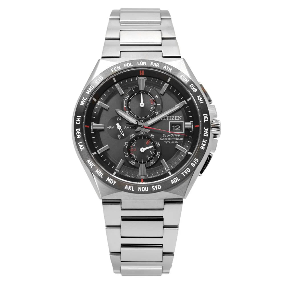 Citizen AT8234-85E con cassa in super titanio da 43 mm e quadrante nero con lunetta Duratec DLC.