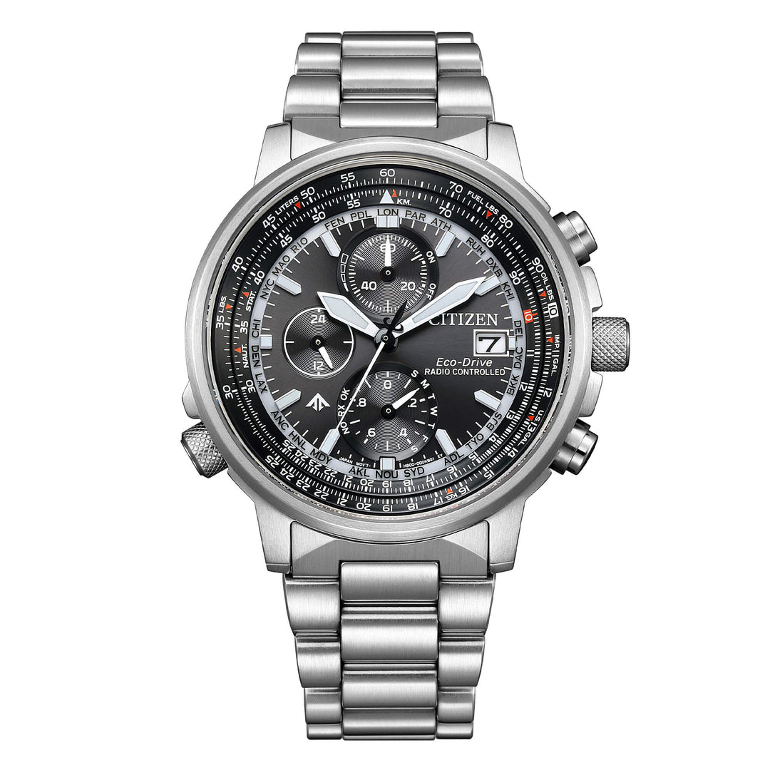 Citizen AT8300-58E con cassa in acciaio da 41 mm e quadrante nero con regolo calcolatore aeronautico.