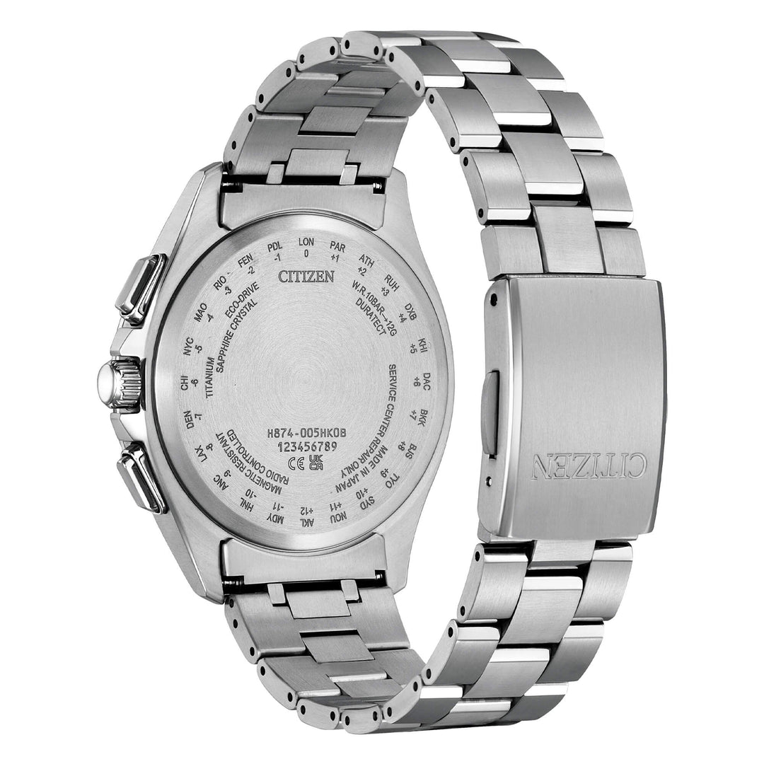 Bracciale in Supertitanio con chiusura deployante.