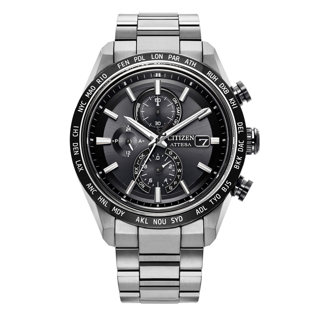 Citizen Attesa Stratosphere AT8295-56E con cassa in Supertitanio da 42 mm e quadrante nero con lunetta tachimetrica.