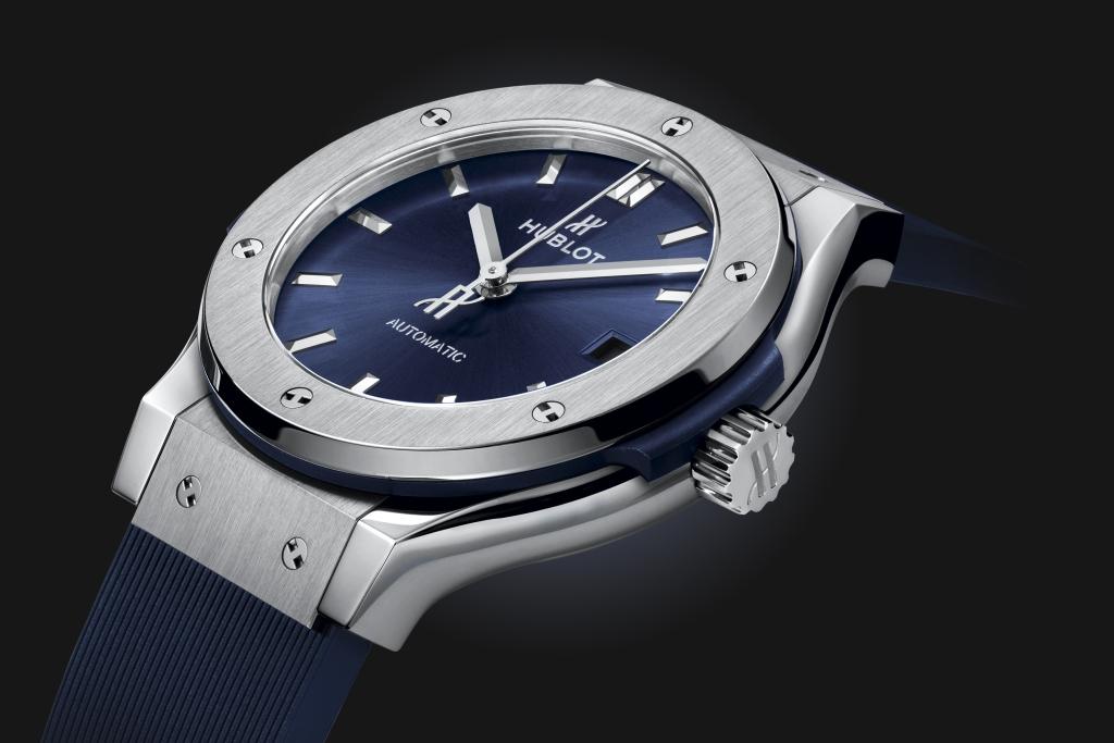 Hublot Classic Fusion Titanium 38mm Blu 565.NX.7170.RX - cassa titanio - cinturino caucciù blu - quadrante blu con datario